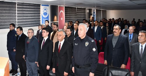 İstiklal Marşı'nın Kabulü ve Mehmet Akif ERSOY' u anma günü programı Pınarbaşı Dedeman Anadolu İmamhatip Lisesinde düzenlendi.